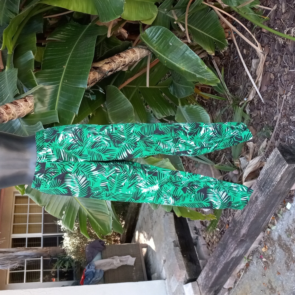 Roz and Ali Leaf print pants